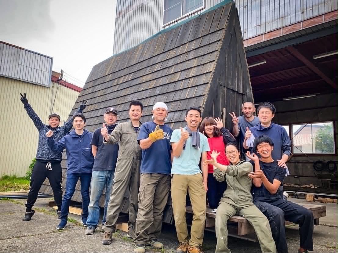 キャビンづくりに関わった人たちと大石さん