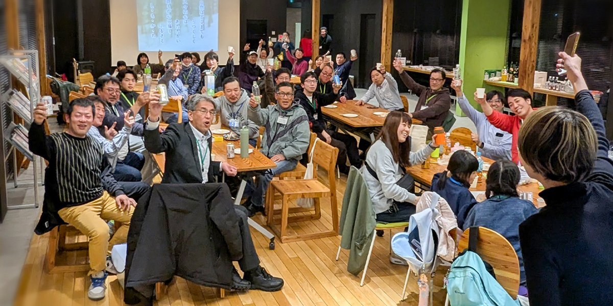 マイナス30℃の街に、なぜ人が集まるの？10年続く"町民飲み会"「タノシモカフェ」の秘密
